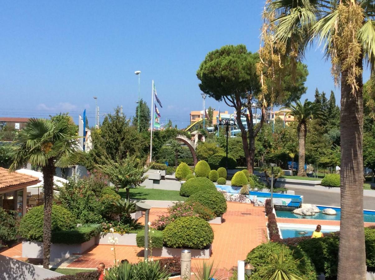 Villaggio Turistico La Mantinera - Appartamenti De Luxe 普拉亚·阿马勒 外观 照片