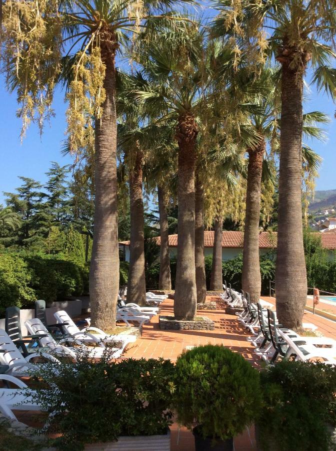 Villaggio Turistico La Mantinera - Appartamenti De Luxe 普拉亚·阿马勒 外观 照片