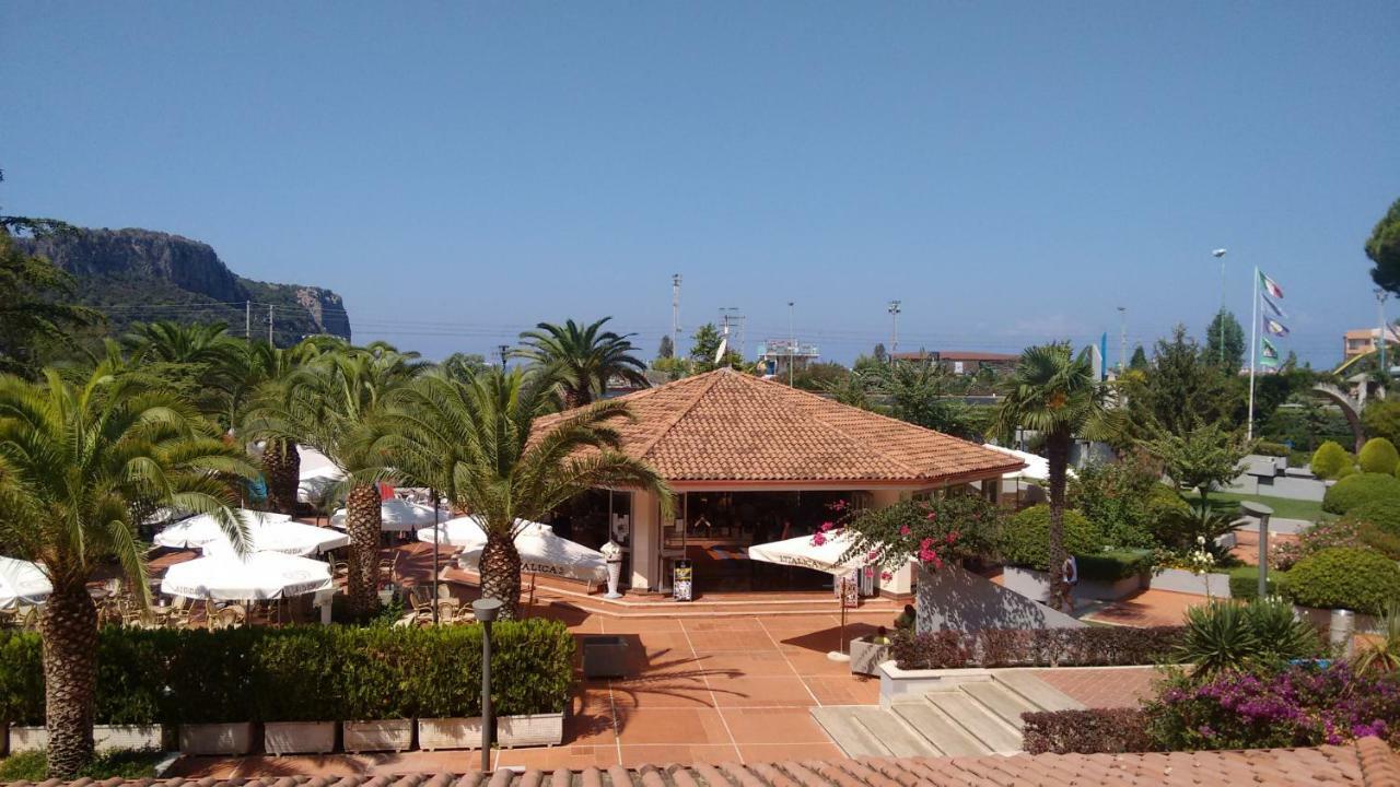 Villaggio Turistico La Mantinera - Appartamenti De Luxe 普拉亚·阿马勒 外观 照片