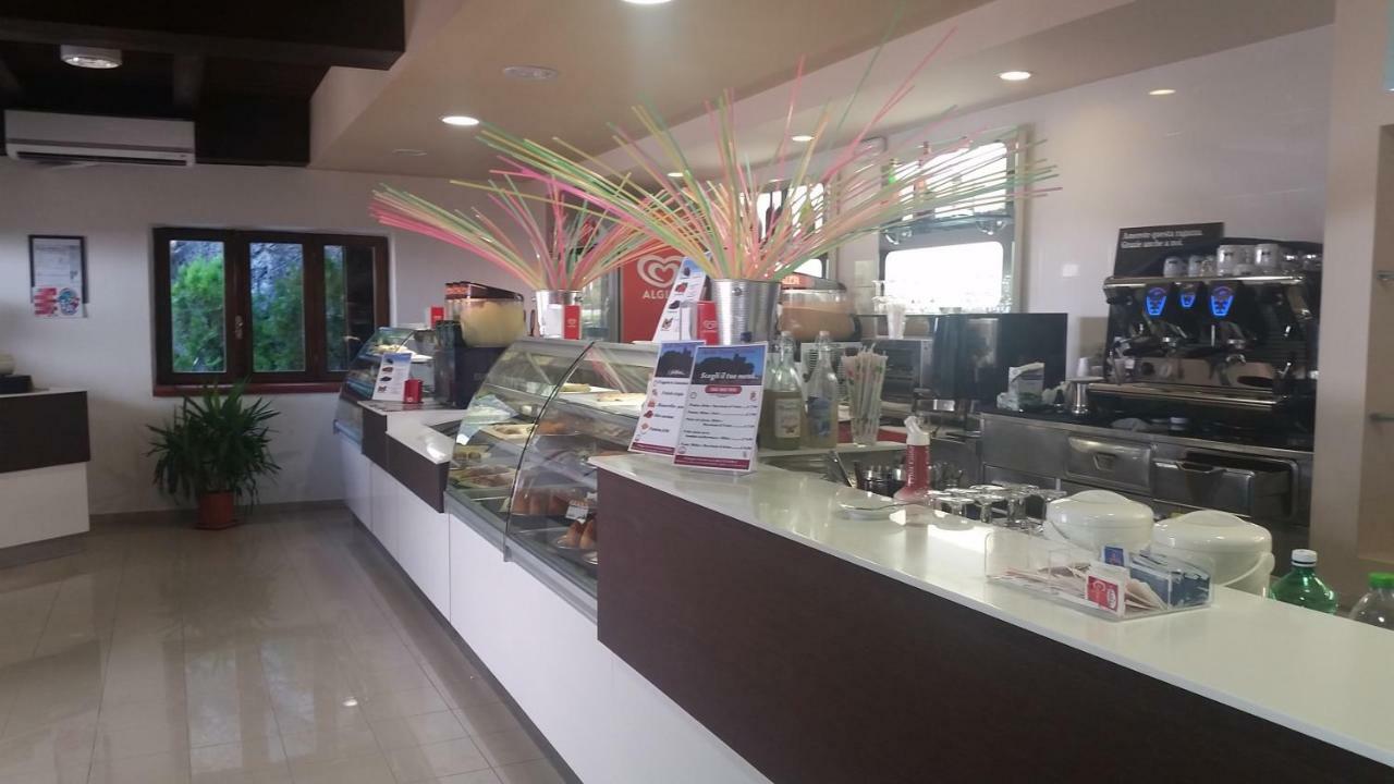 Villaggio Turistico La Mantinera - Appartamenti De Luxe 普拉亚·阿马勒 外观 照片